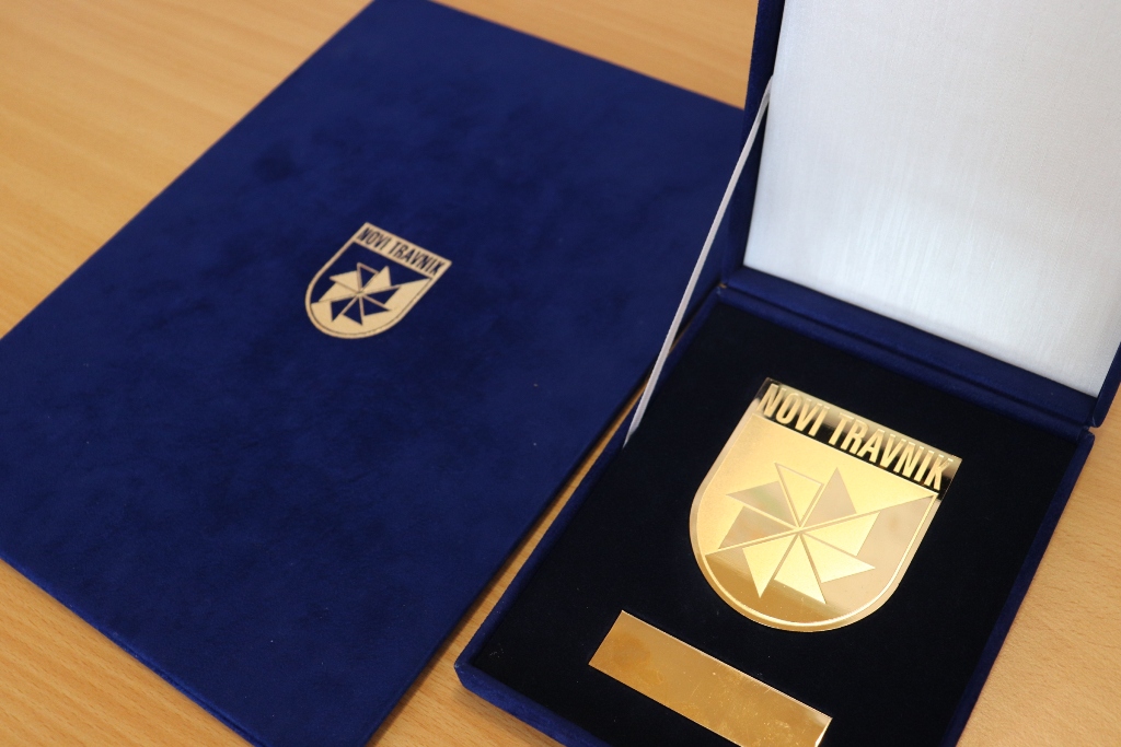 JAVNI POZIV za podnošenje prijedloga osoba za dodjelu Javnih priznanja Općine Novi Travnik u 2023.godini