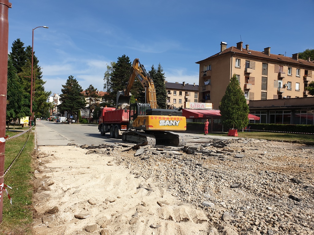 Odluka o promjeni režima prometa u toku izvođenja radova na rekonstrukciji gradske prometnice u ulici Trg Zlatnih ljiljana-Kralja Tvrtka-Ive Andrića u Novom Travniku