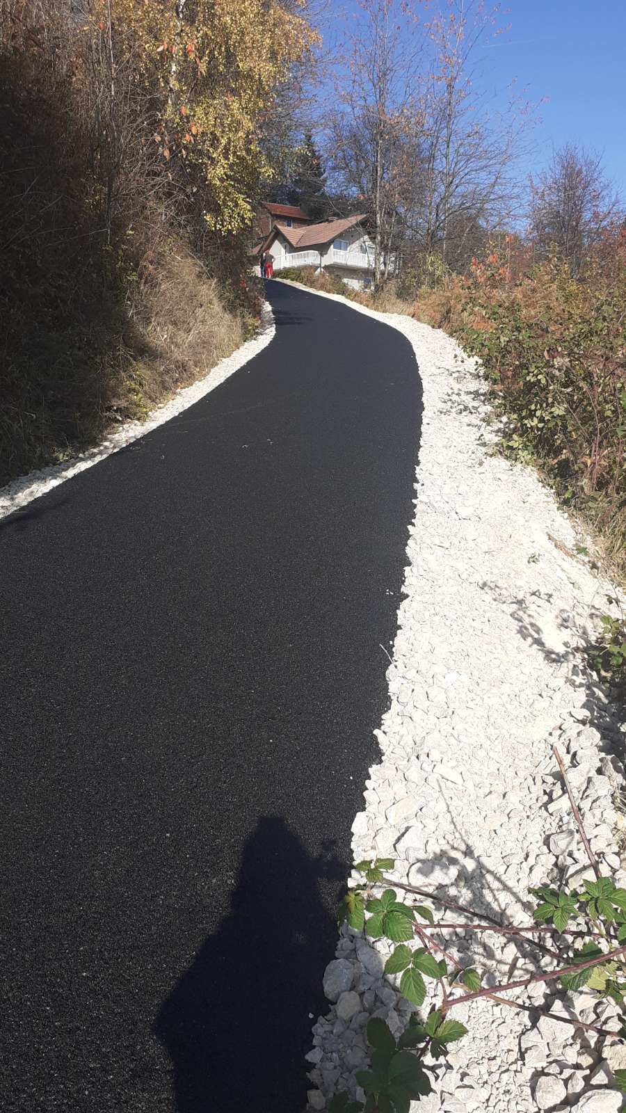 Asfaltiran put u naselju Ruda