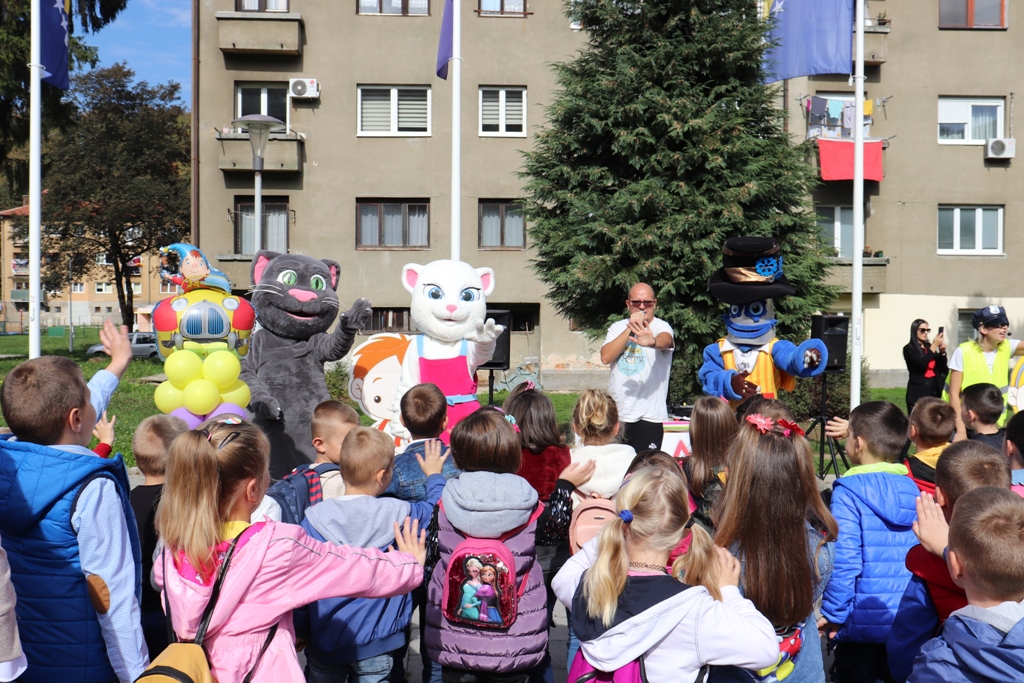 "Novogodišnja čarolija" za djecu Novog Travnika
