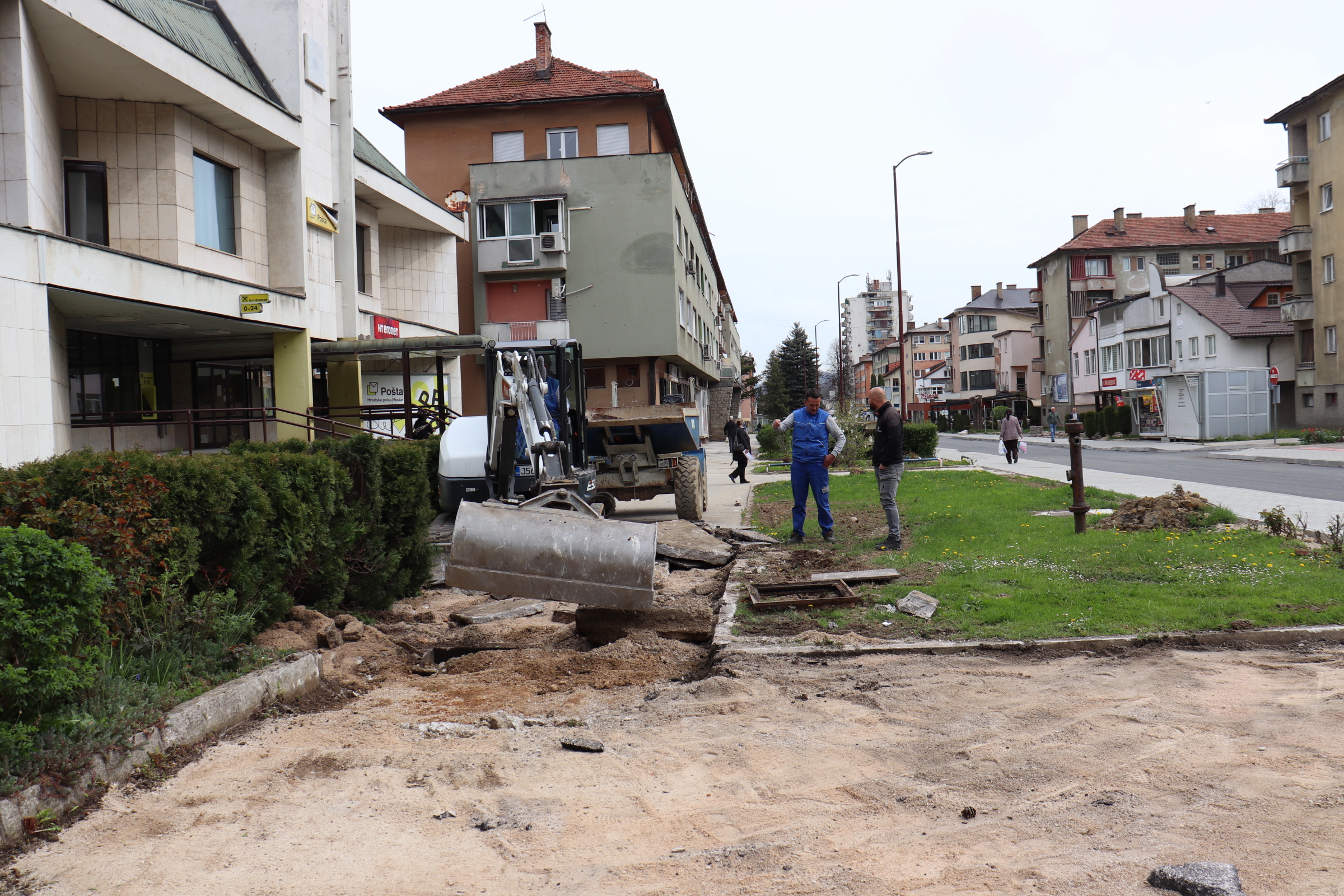 Započeli radovi na uređenju pješačke zone ispred "Komunalke"